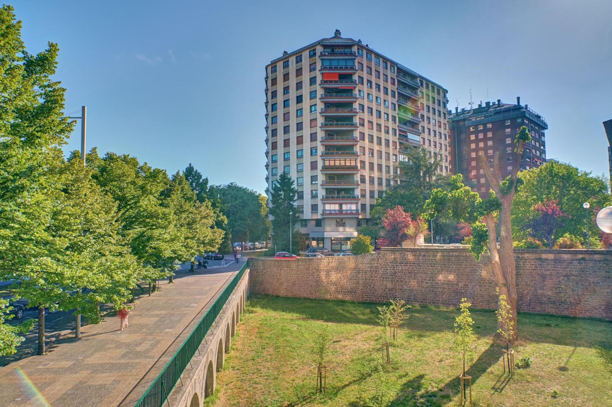 Apartamento Plural By Clabao Pamplona Exteriör bild